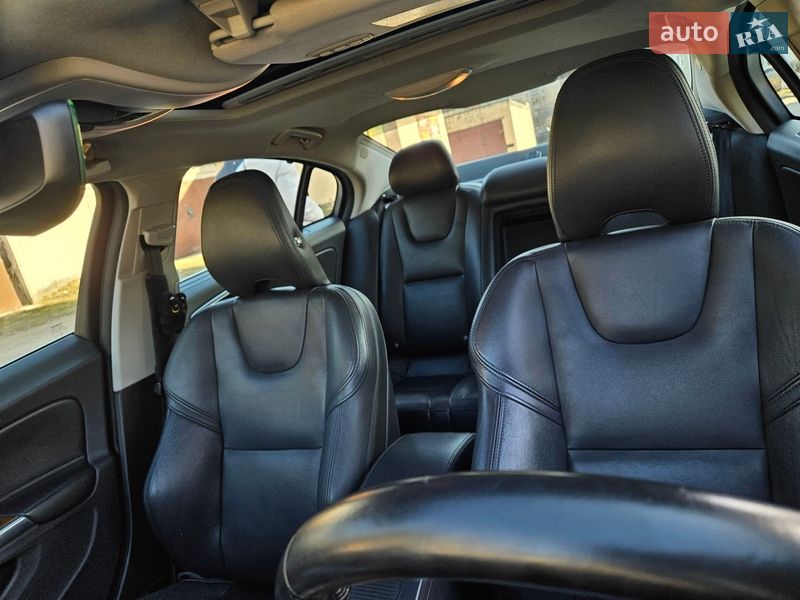 Седан Volvo S60 2016 в Харькове