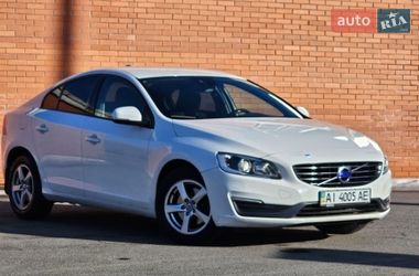 Седан Volvo S60 2015 в Киеве