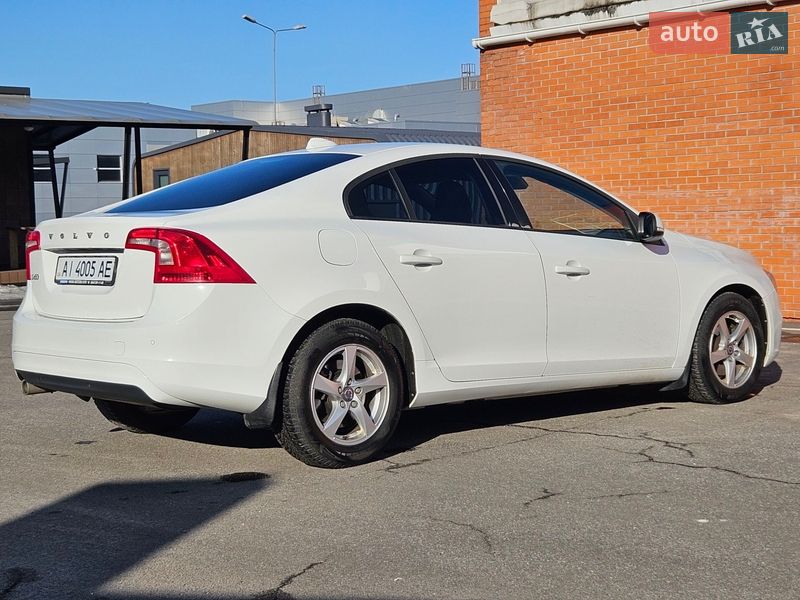 Седан Volvo S60 2015 в Киеве фото 15 Седан Volvo S60 2015 в Киеве