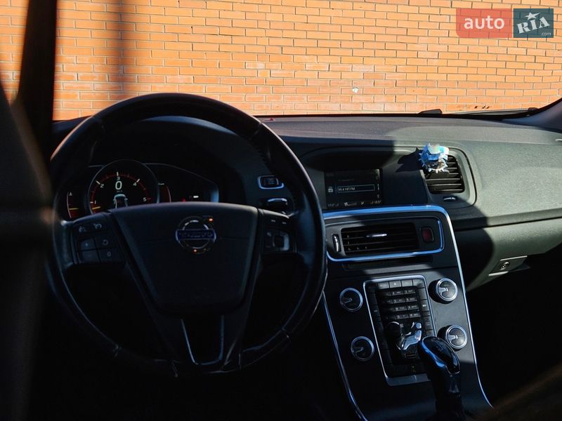Седан Volvo S60 2015 в Киеве фото 24 Седан Volvo S60 2015 в Киеве