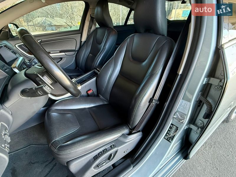 Седан Volvo S60 2016 в Киеве