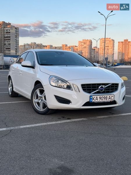 Седан Volvo S60 2012 в Киеве