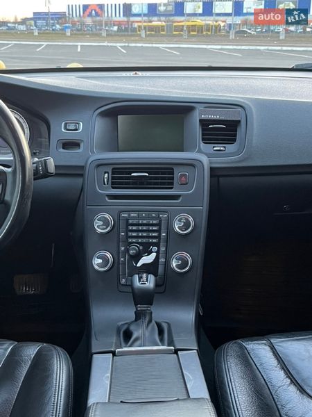 Седан Volvo S60 2012 в Киеве