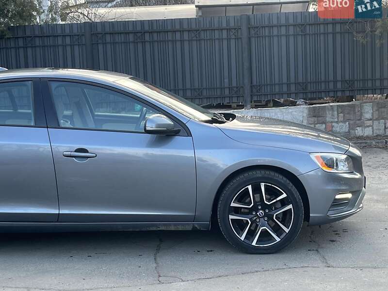 Седан Volvo S60 2016 в Києві