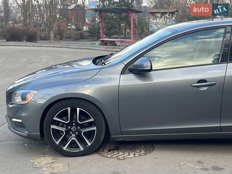 Седан Volvo S60 2016 в Києві