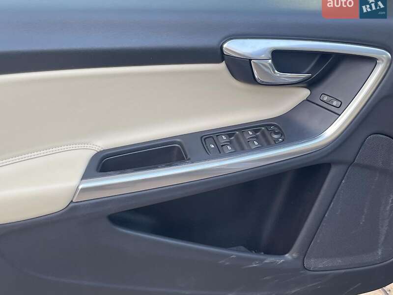 Седан Volvo S60 2016 в Києві