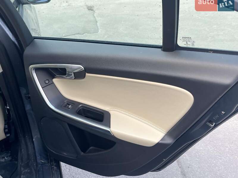 Седан Volvo S60 2016 в Києві