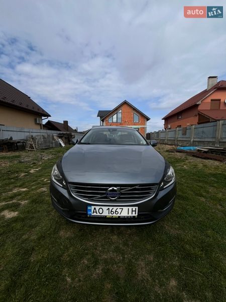 Седан Volvo S60 2015 в Мукачевому