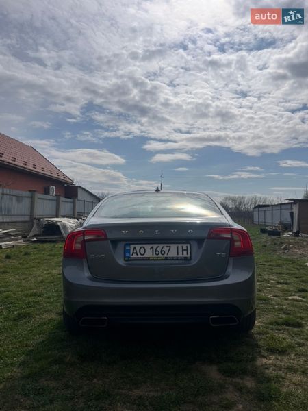 Седан Volvo S60 2015 в Мукачевому