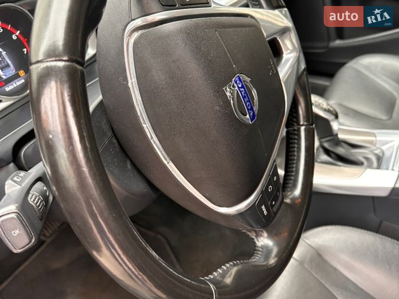 Седан Volvo S60 2015 в Киеве фото 29 Седан Volvo S60 2015 в Киеве