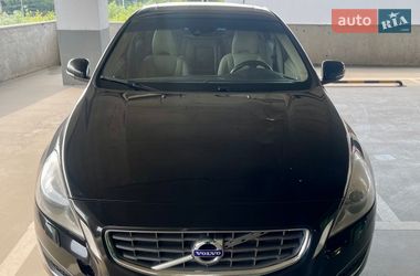Седан Volvo S60 2013 в Киеве