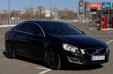 Седан Volvo S60 2012 в Киеве