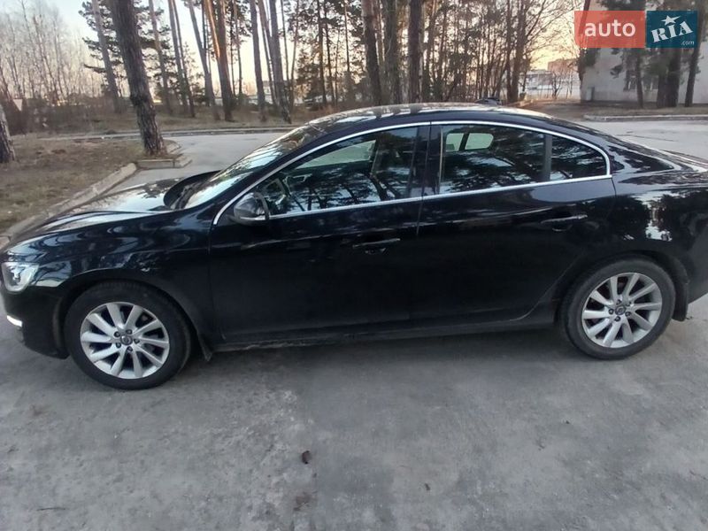 Седан Volvo S60 2014 в Нетішині