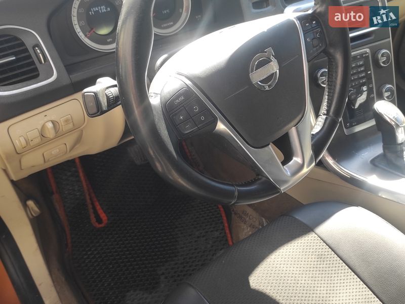 Седан Volvo S60 2012 в Києві