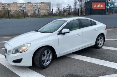 Седан Volvo S60 2012 в Полтаве