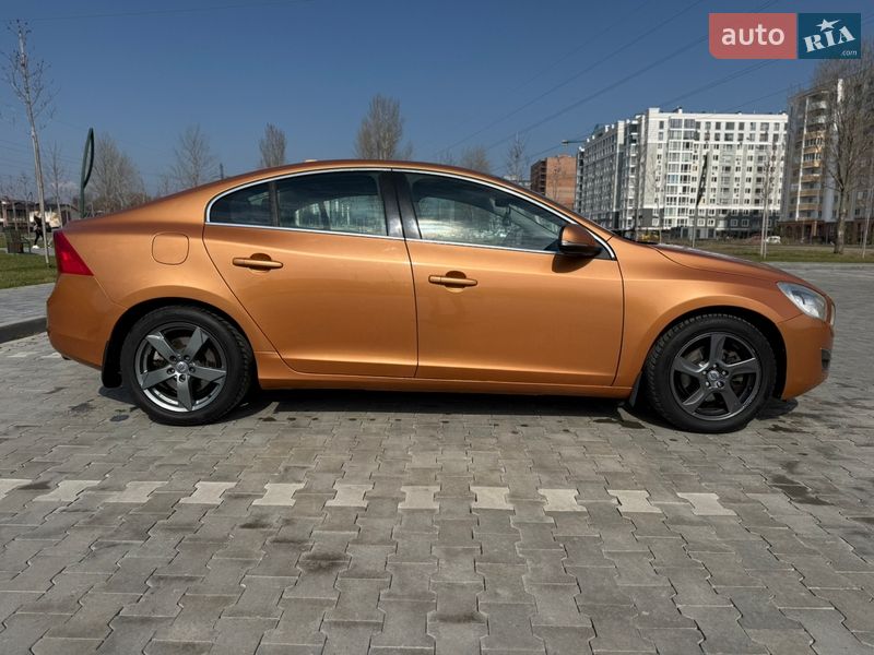 Седан Volvo S60 2010 в Ірпені