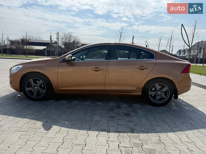 Седан Volvo S60 2010 в Ірпені