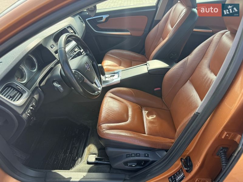 Седан Volvo S60 2010 в Ірпені