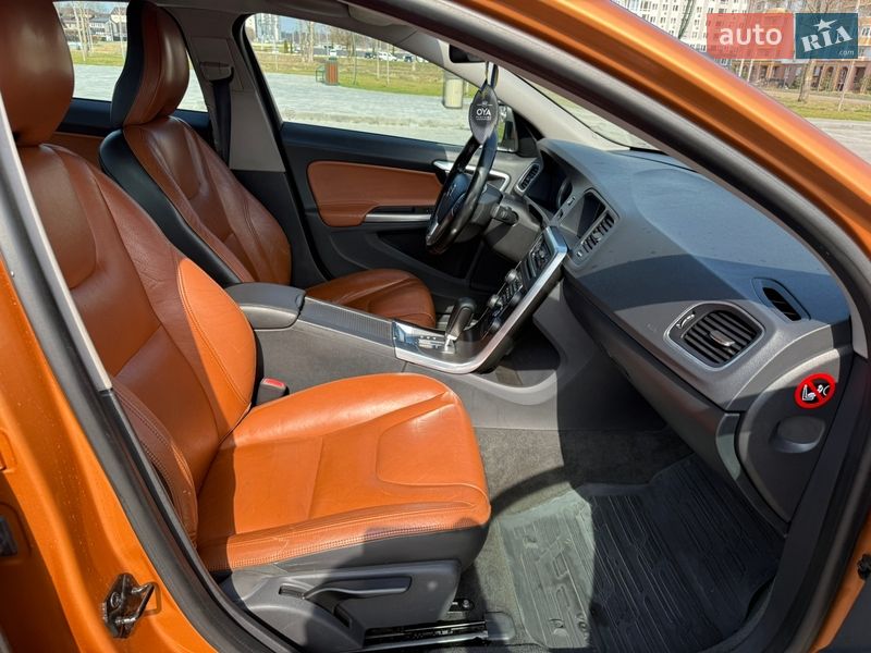 Седан Volvo S60 2010 в Ірпені