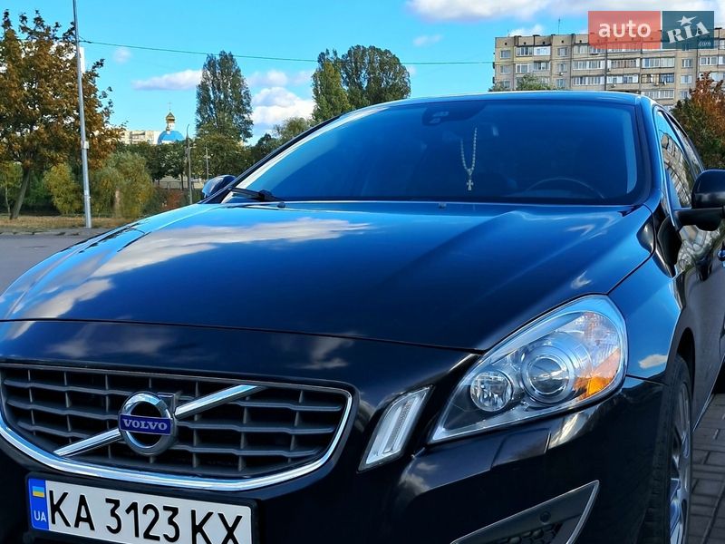 Седан Volvo S60 2013 в Києві