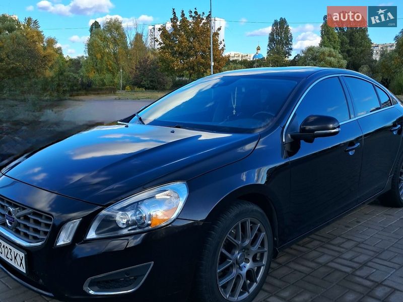 Седан Volvo S60 2013 в Києві