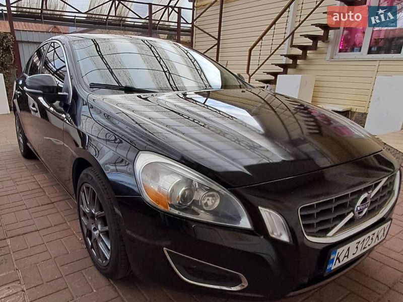 Седан Volvo S60 2013 в Києві