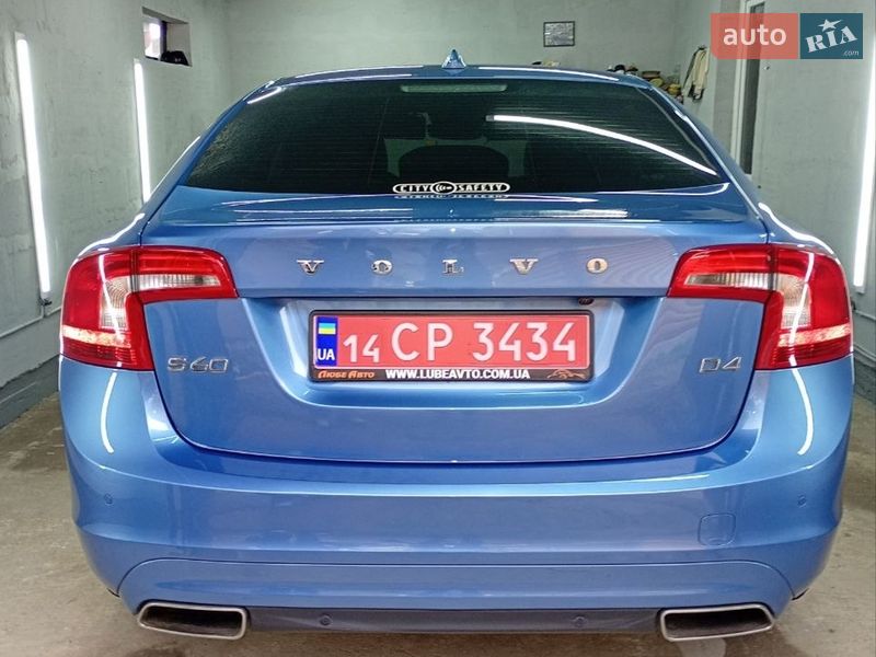 Седан Volvo S60 2015 в Рівному