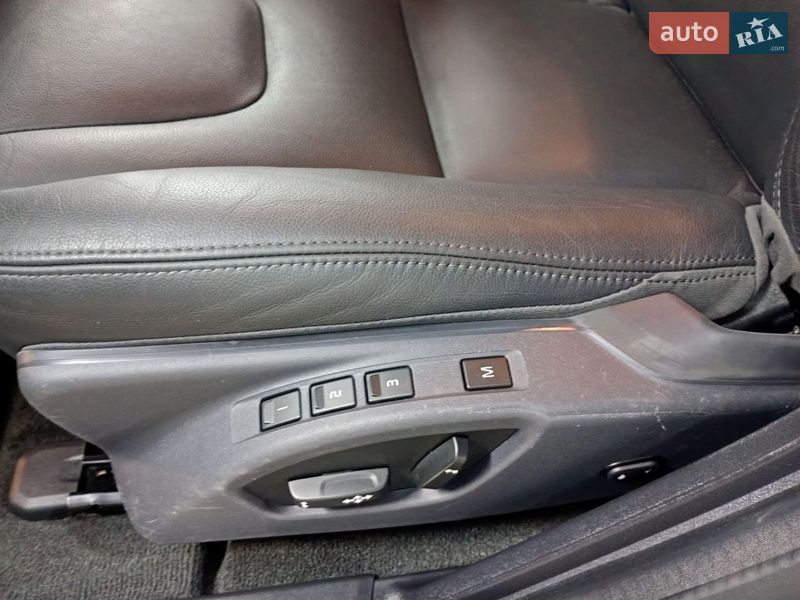 Седан Volvo S60 2015 в Рівному