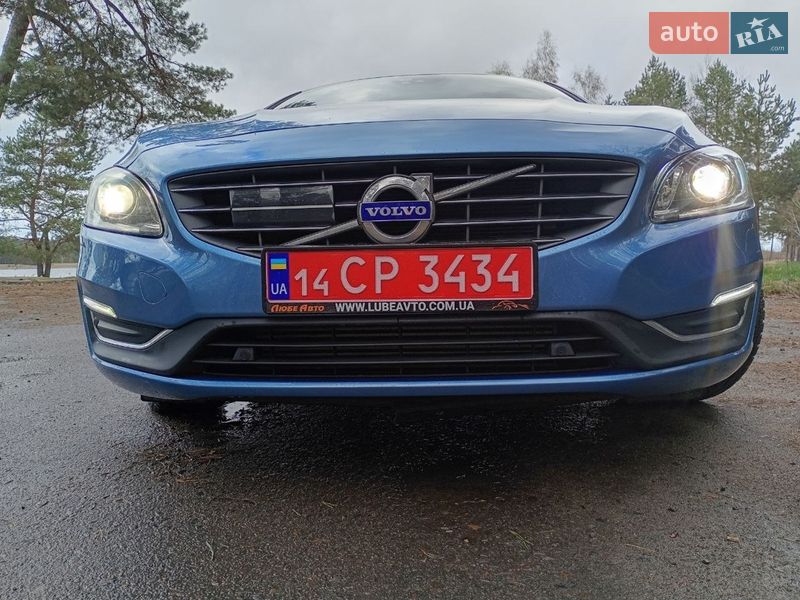 Седан Volvo S60 2015 в Рівному