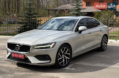 Седан Volvo S60 2019 в Киеве