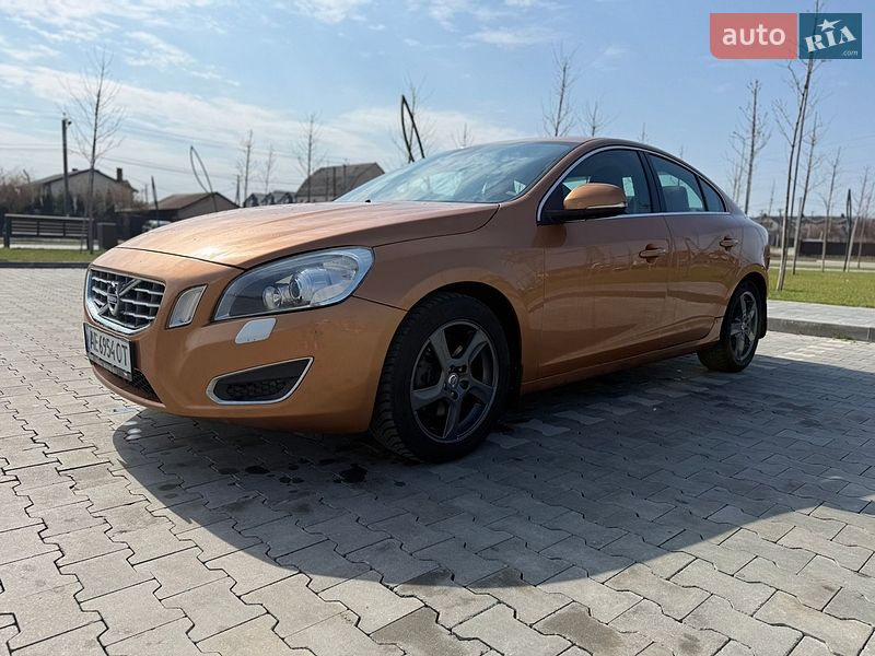 Седан Volvo S60 2010 в Ирпене