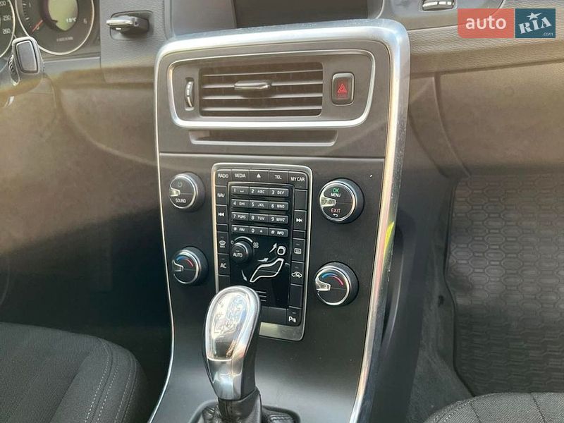 Седан Volvo S60 2012 в Львове