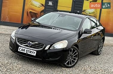 Седан Volvo S60 2011 в Стрые