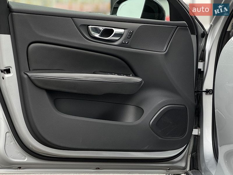 Седан Volvo S60 2021 в Киеве