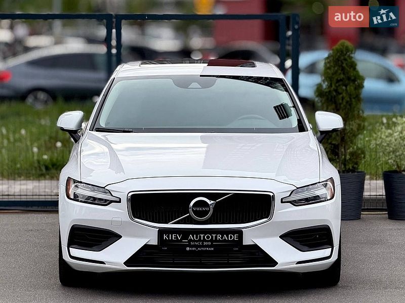 Седан Volvo S60 2019 в Киеве
