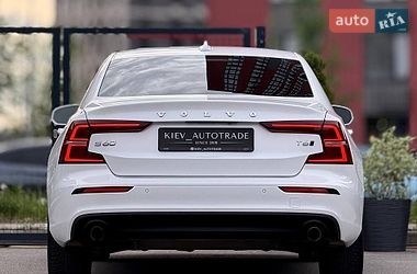 Седан Volvo S60 2019 в Киеве