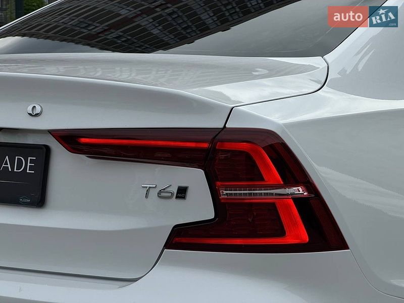 Седан Volvo S60 2019 в Киеве