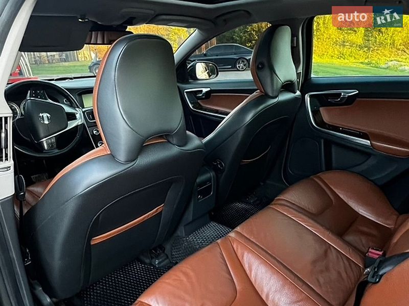 Седан Volvo S60 2012 в Тернополі