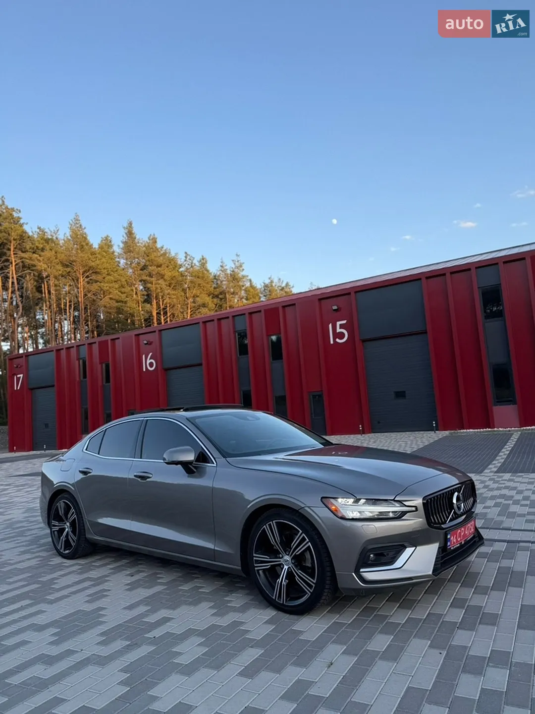2019 Volvo S60 - мініатюра 8