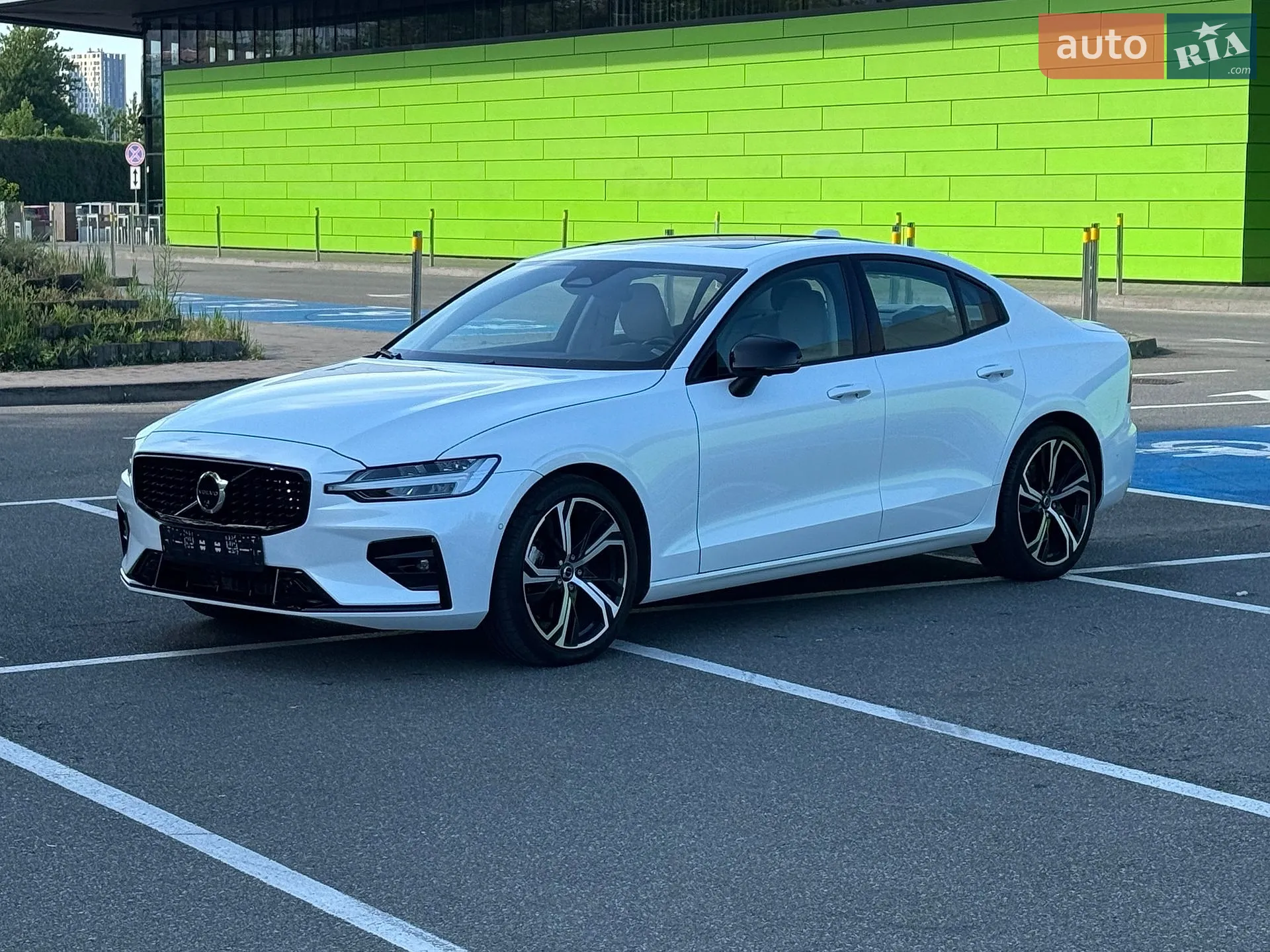 2023 Volvo S60 - мініатюра 14