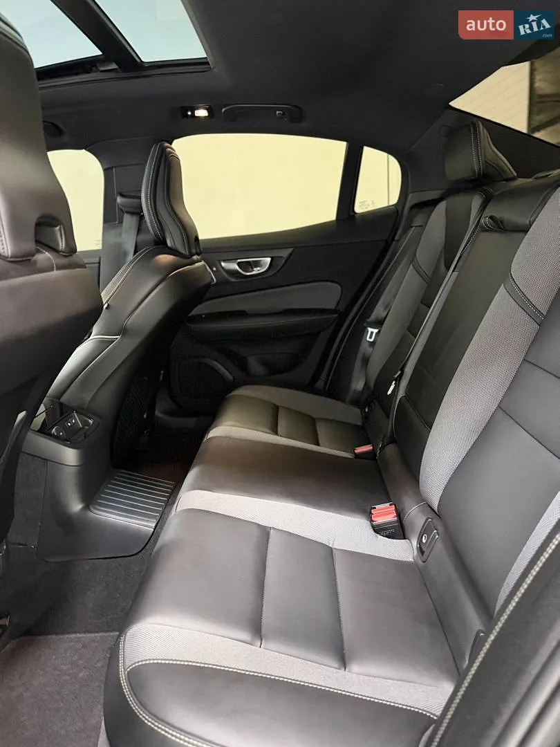 2023 Volvo S60 - мініатюра 26