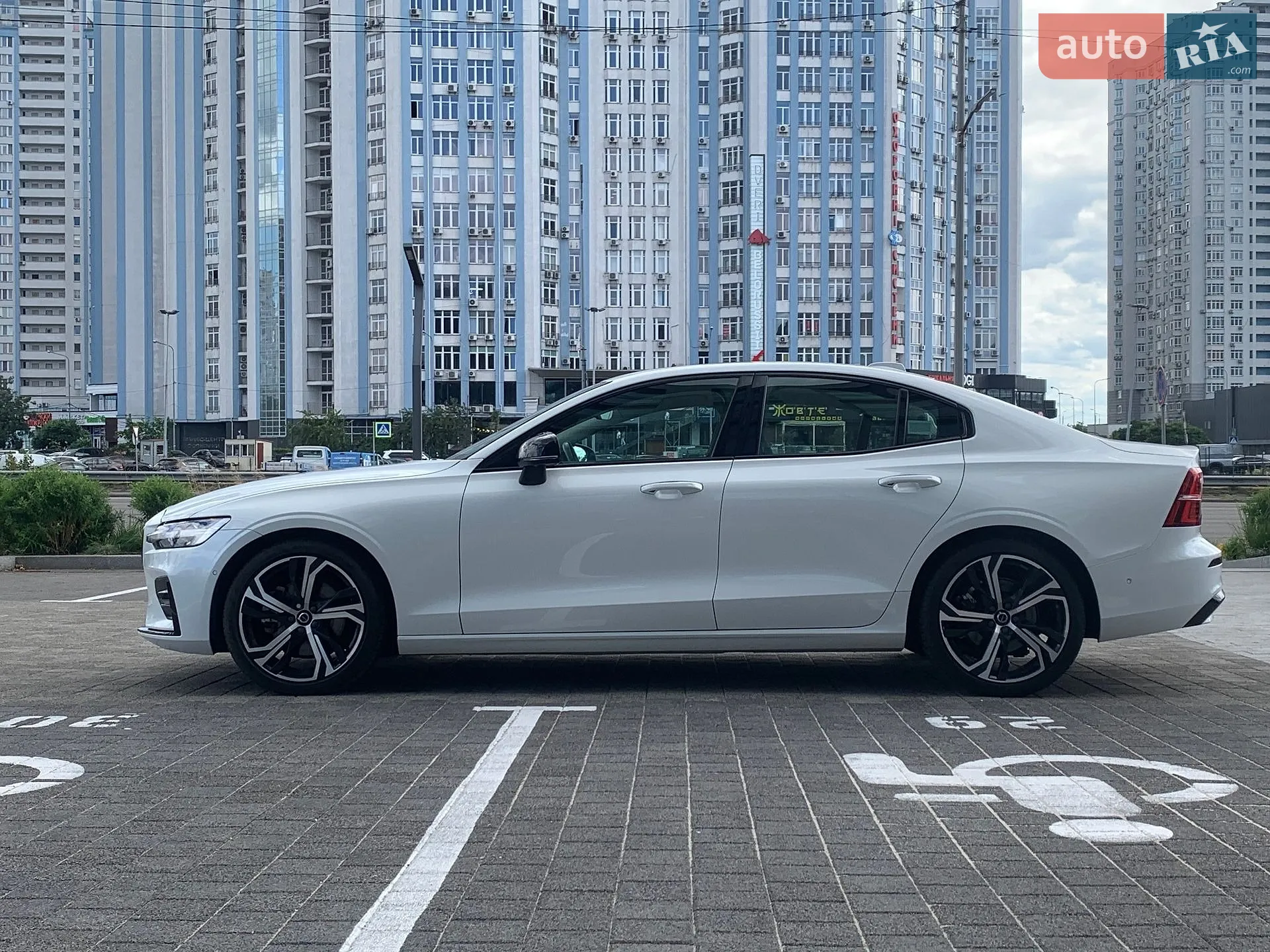 2023 Volvo S60 - мініатюра 11