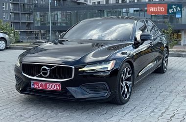 Седан Volvo S60 2018 в Львові