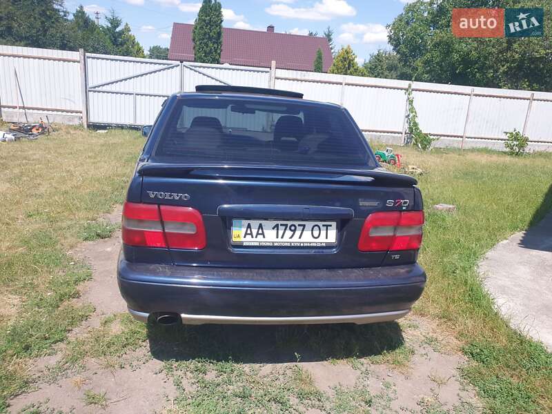 Седан Volvo S70 1997 в Глевасі