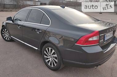 Седан Volvo S80 2013 в 