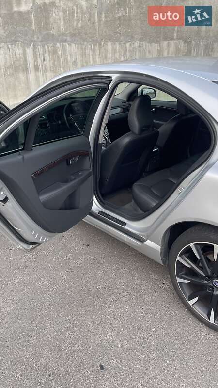 Седан Volvo S80 2015 в Львові