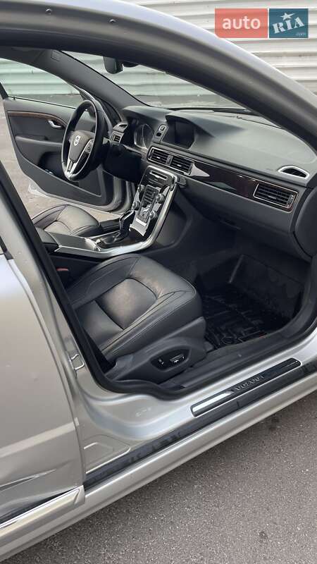 Седан Volvo S80 2015 в Львові