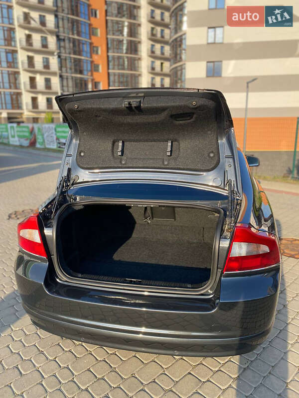 Седан Volvo S80 2011 в Ивано-Франковске