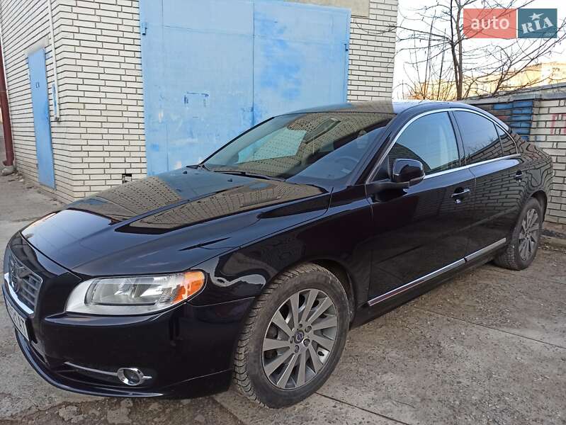 Седан Volvo S80 2011 в 