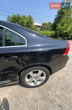 Седан Volvo S80 2010 в 